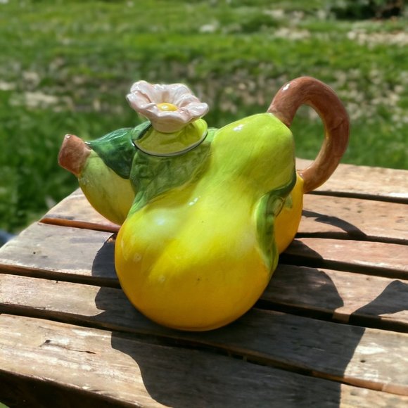 Vintage Jay Willfred Pear Teapot Flower Lid Fruit Andrea by Sadek Tea Pot READ - Picture 1 of 6